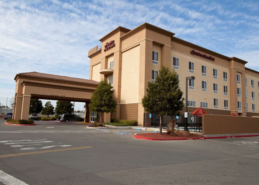Hampton Inn & Suites Pittsburg CA - photo 113