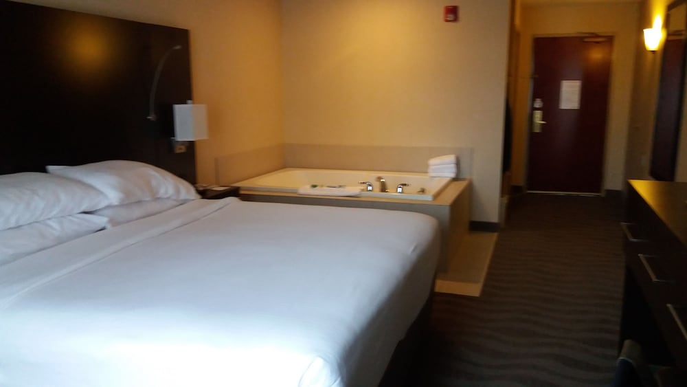 Holiday Inn Express Hotel & Suites Waterford by IHG - photo 19