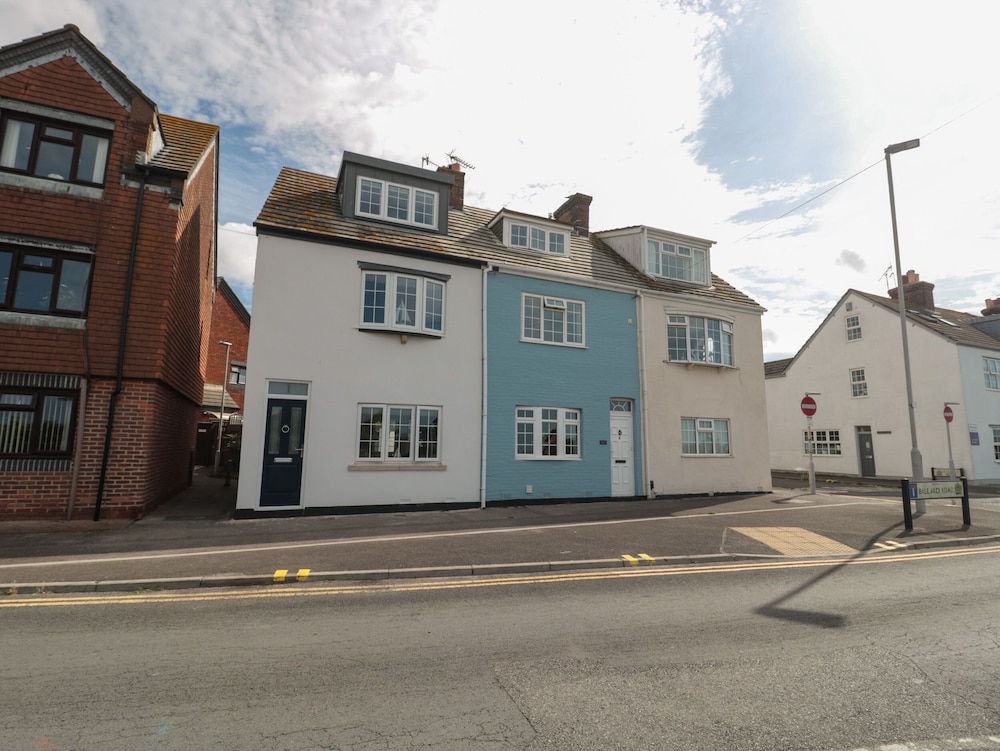 Quay Cottage Sea View — 4-Star Luxury Hotel in Poole, United Kingdom