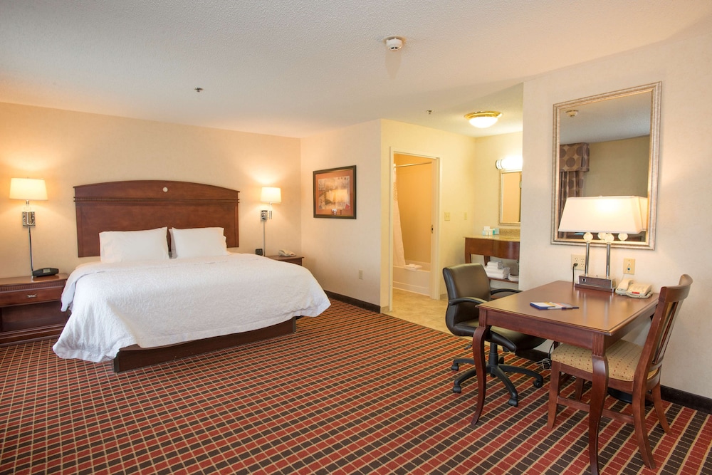 Hampton Inn & Suites Dayton Airport - photo 10