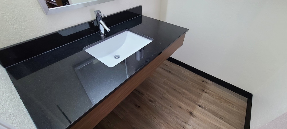 Red Roof Inn Byron - photo 23
