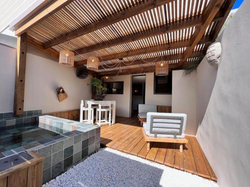 Ti Kaloo 2ème ligne 40 m du Lagon — 4-Star Luxury Hotel in Saint-Leu, Réunion