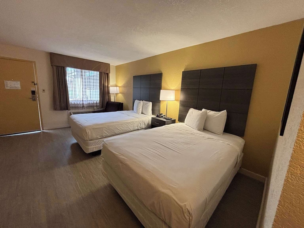 Studio 6 Suites Charlotte NC Northlake - photo 12