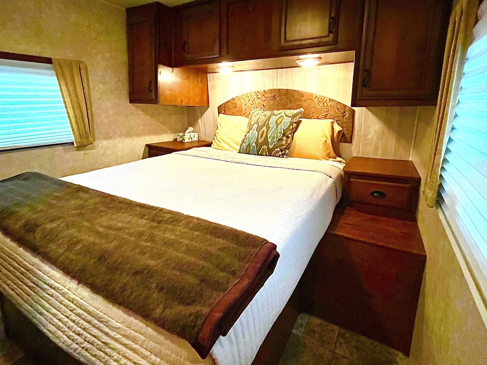The Alexander at Creek Road - photo 17