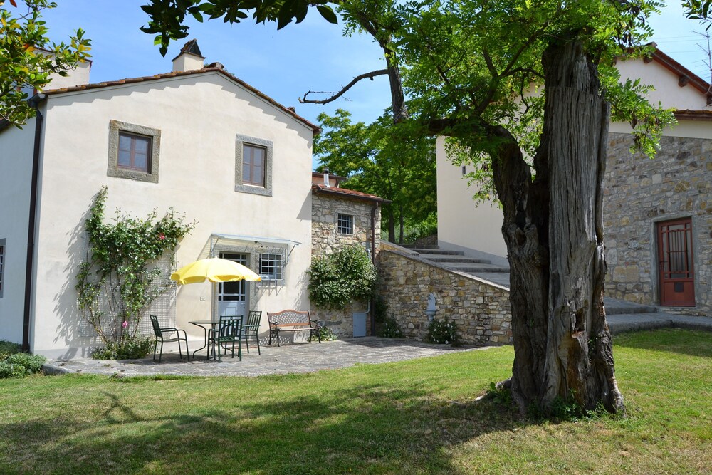 Agriturismo Montereggi — 4-Star Luxury Hotel in Fiesole, Italy