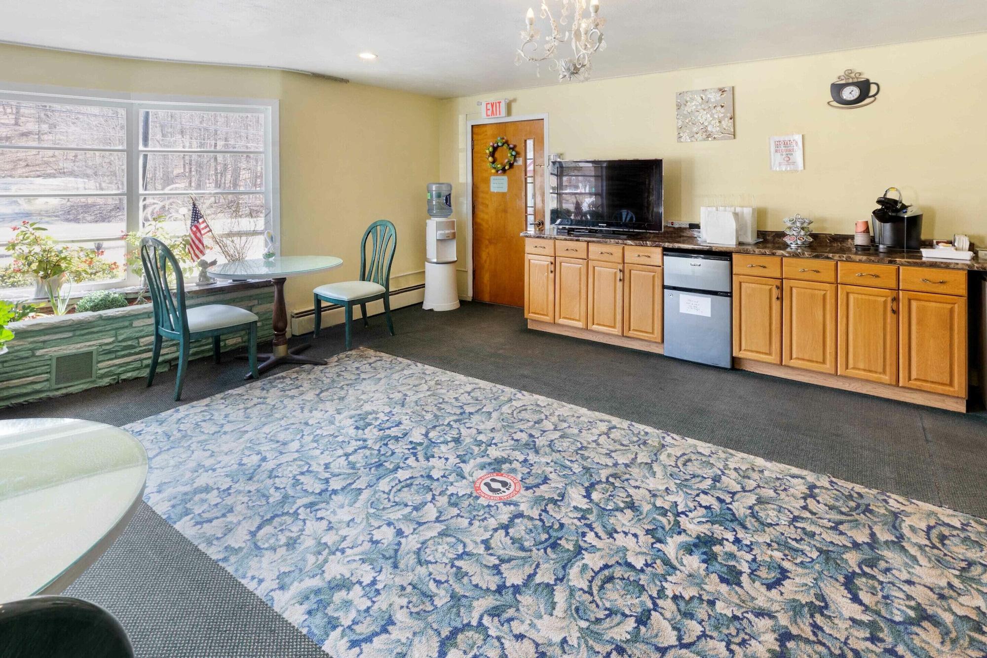 OYO Hotel Buena Vista Delhi - photo 3