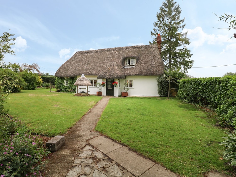 Thatch Cottage — 4-Star Luxury Hotel in Dorchester, United Kingdom