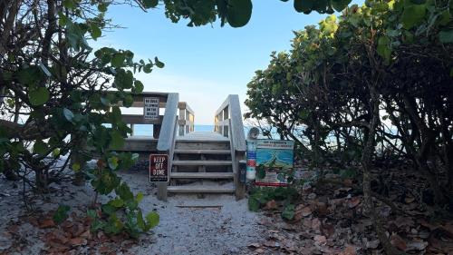 The Wavestay I 4 min walk to Beach — hotel in Satellite Beach