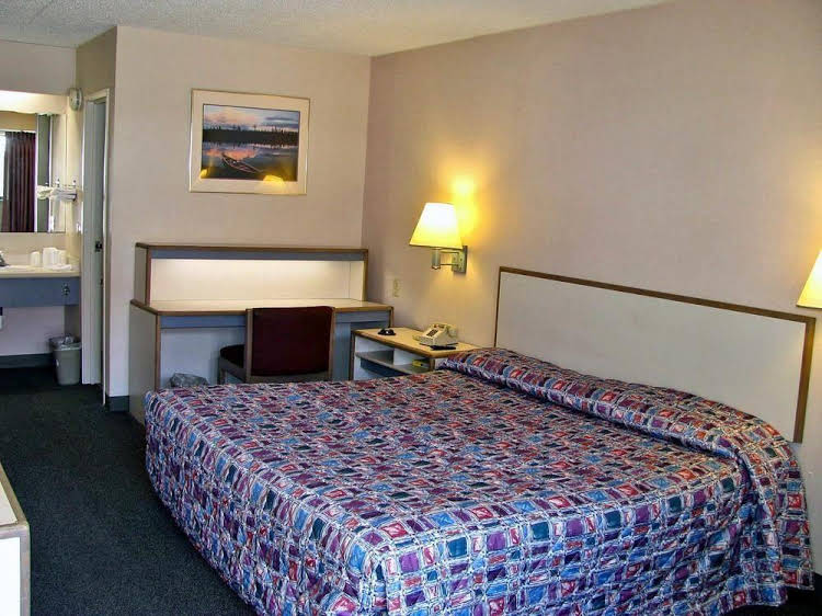 Motel 6 Akron - photo 2