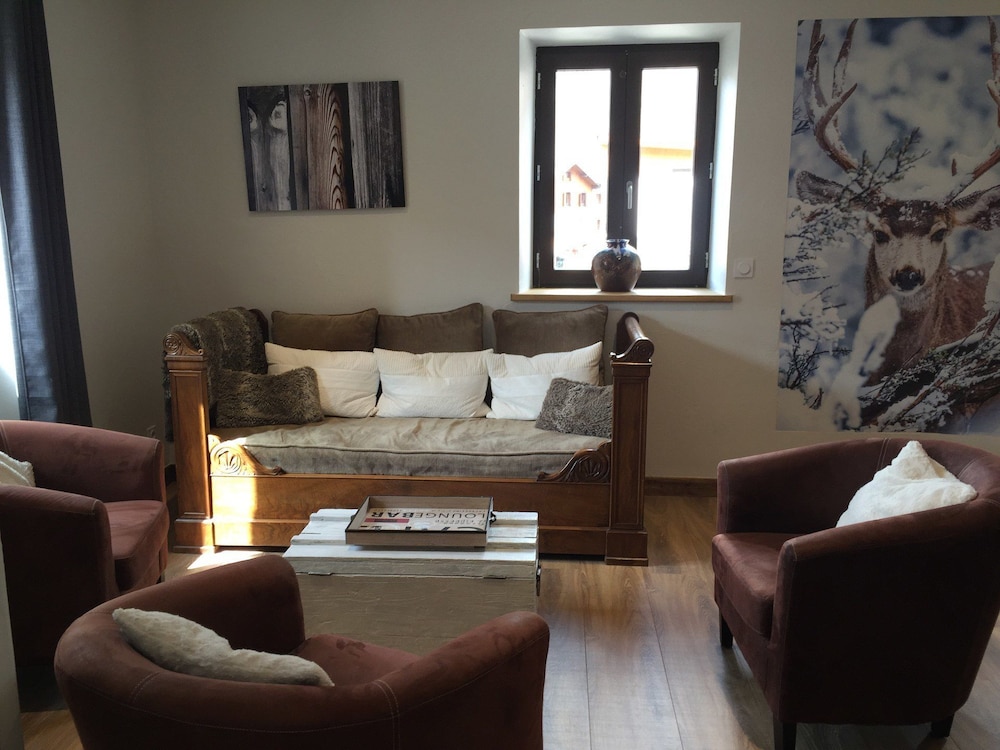 4 Rooms 6 People 4 Exposed South West — 4-Star Luxury Hotel in Valloire, France