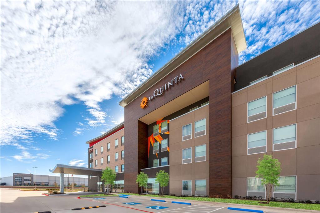 Hawthorn Extended Stay by Wyndham DeSoto — hotel in Desoto