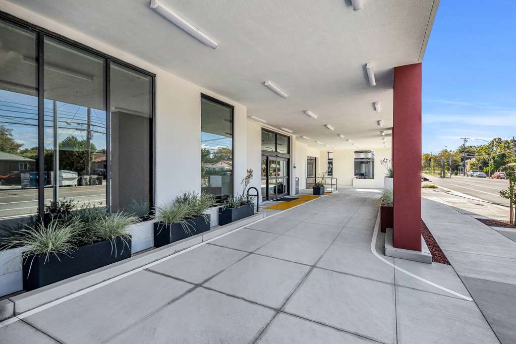 La Quinta Inn & Suites by Wyndham San Jose Airport Downtown - photo 3