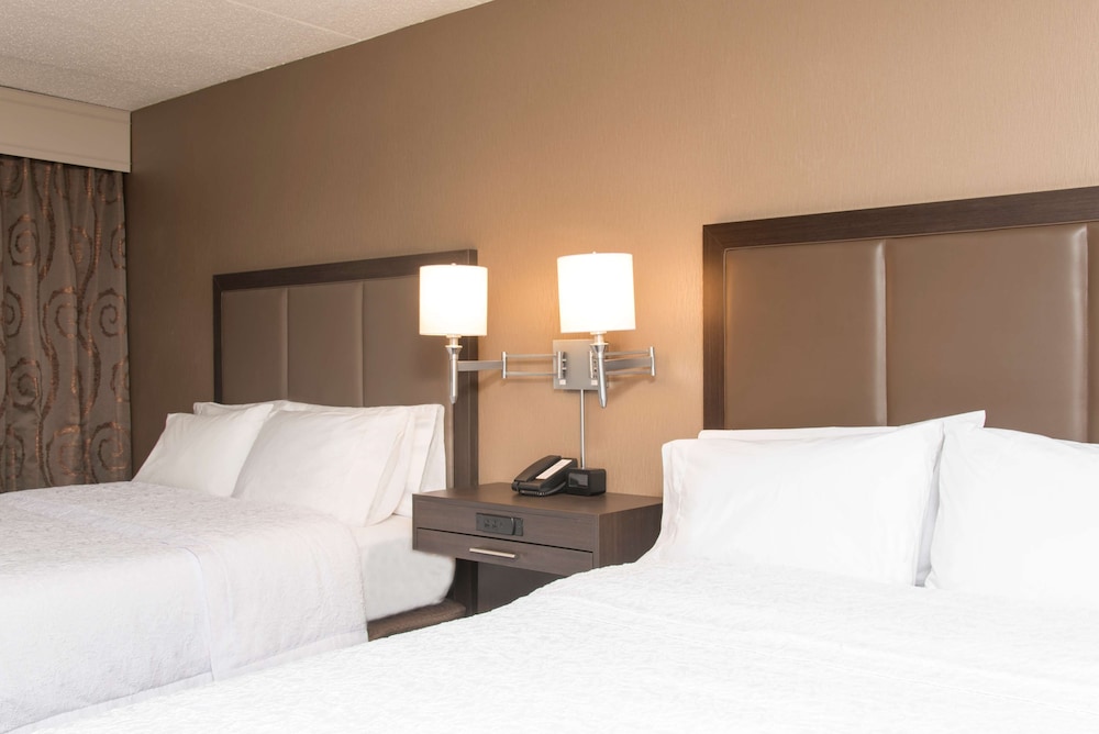 Hampton Inn Columbus Taylorsville Edinburgh - photo 18