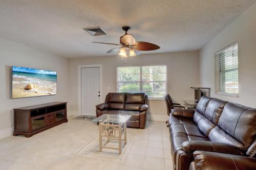 Super Private Home With Great Outdoor Space — 4-Star Luxury Hotel in Bonita Springs, United States