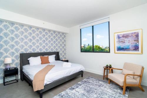 Well Located 1BR with King Bed Laundry and Parking Option Near Brickell and Marlins Park — 4-Star Luxury Hotel in Miami, United States