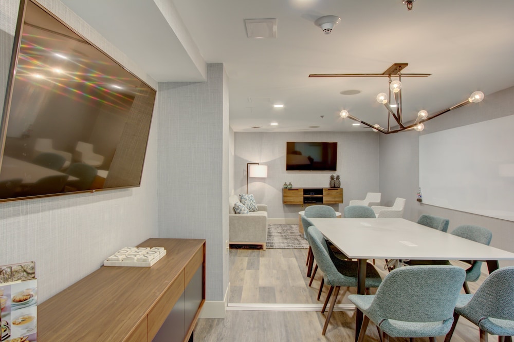 Crowne Plaza Charleston Airport Conv Ctr by IHG - photo 82