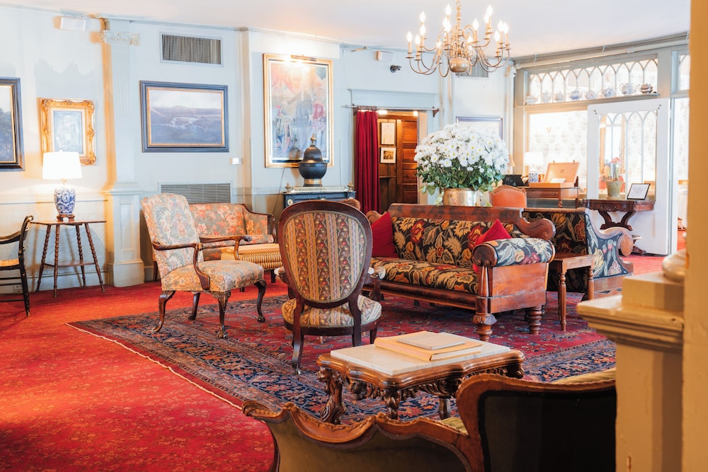 The Red Lion Inn - photo 4