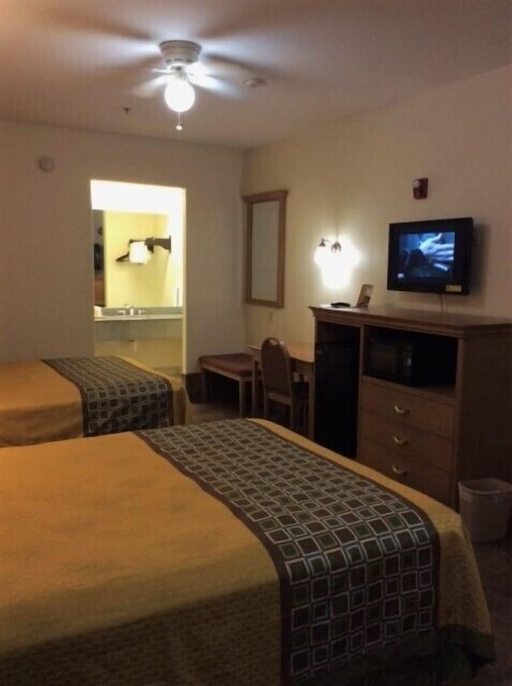 Texas Inn Weslaco - photo 19