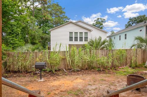 Mountains to Sea by Oak Island Accommodations - photo 13