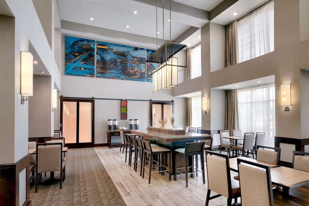 Hampton Inn & Suites Ft. Worth Burleson - photo 28