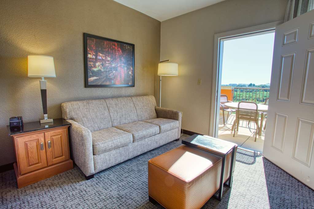 Drury Inn & Suites Near La Cantera Parkway - photo 18