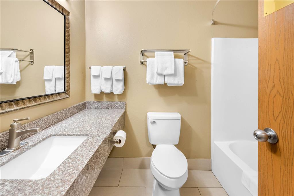 Super 8 by Wyndham Bellefontaine - photo 32