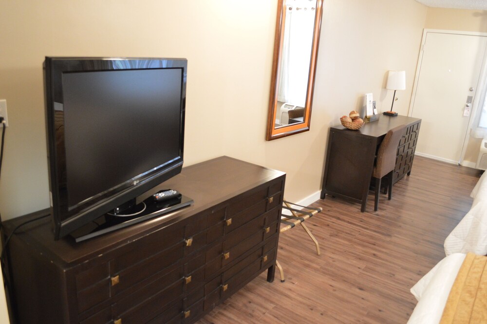 Laramie Valley Inn - photo 11