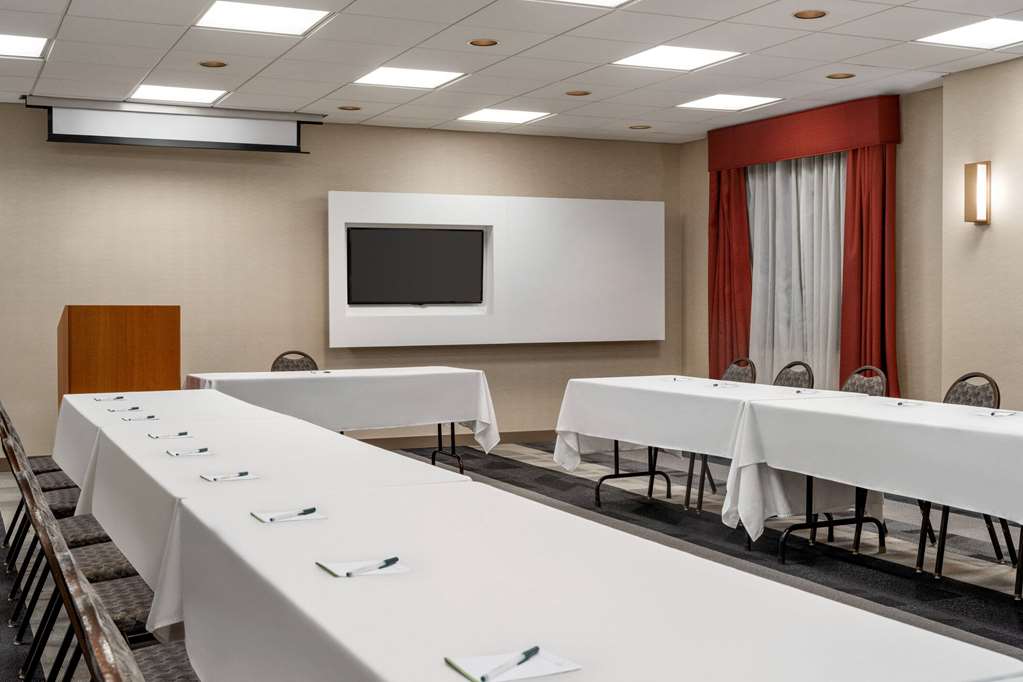 La Quinta Inn & Suites by Wyndham Madison American Center - photo 32