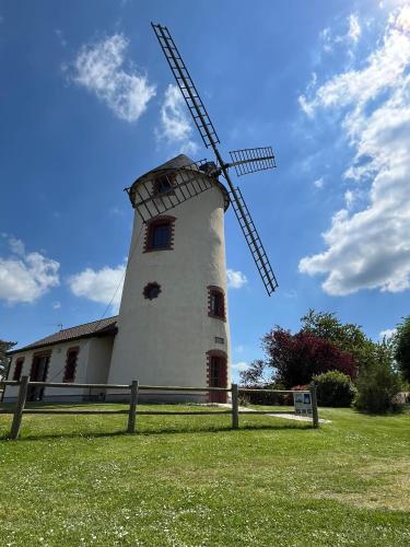 Le Moulin Des Gardes - last minute hotel in Unknown City