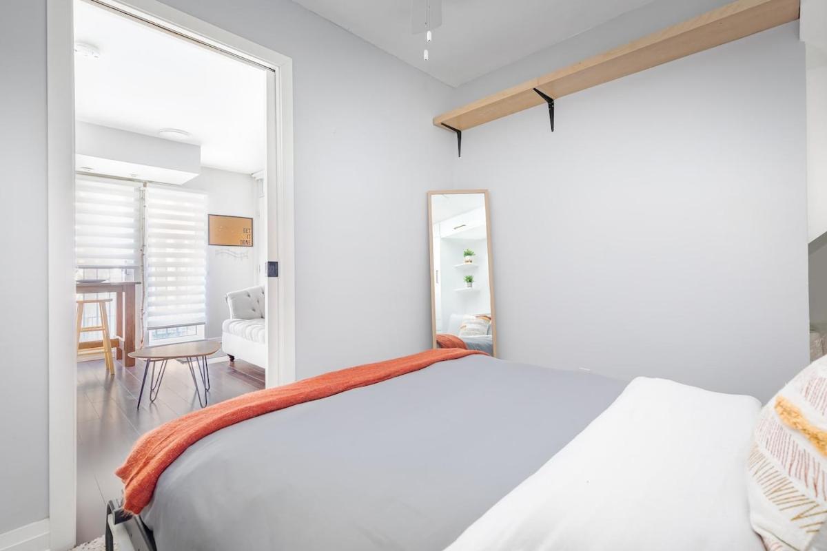 1BD in Liberty Village beside Lake — 4-Star Luxury Hotel in Toronto, Canada