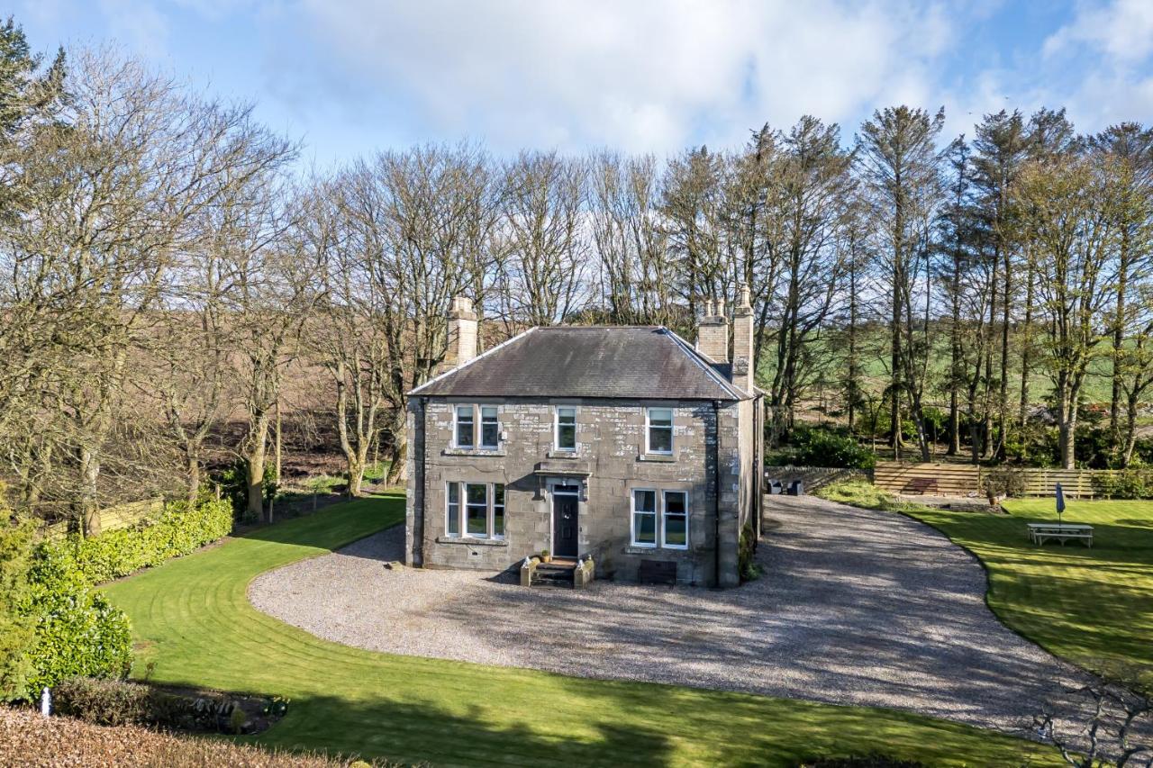 The Farmhouse Countryside Escape with Hot Tub — 4-Star Luxury Hotel in Dundee, United Kingdom