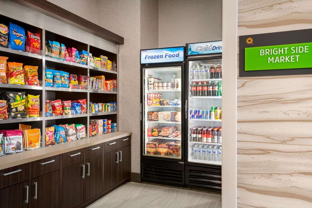 La Quinta Inn & Suites by Wyndham Orlando IDrive Theme Parks - photo 31