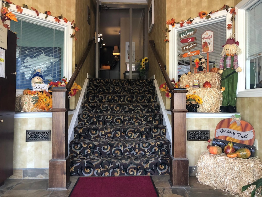 Ashley Quarters Hotel - photo 2