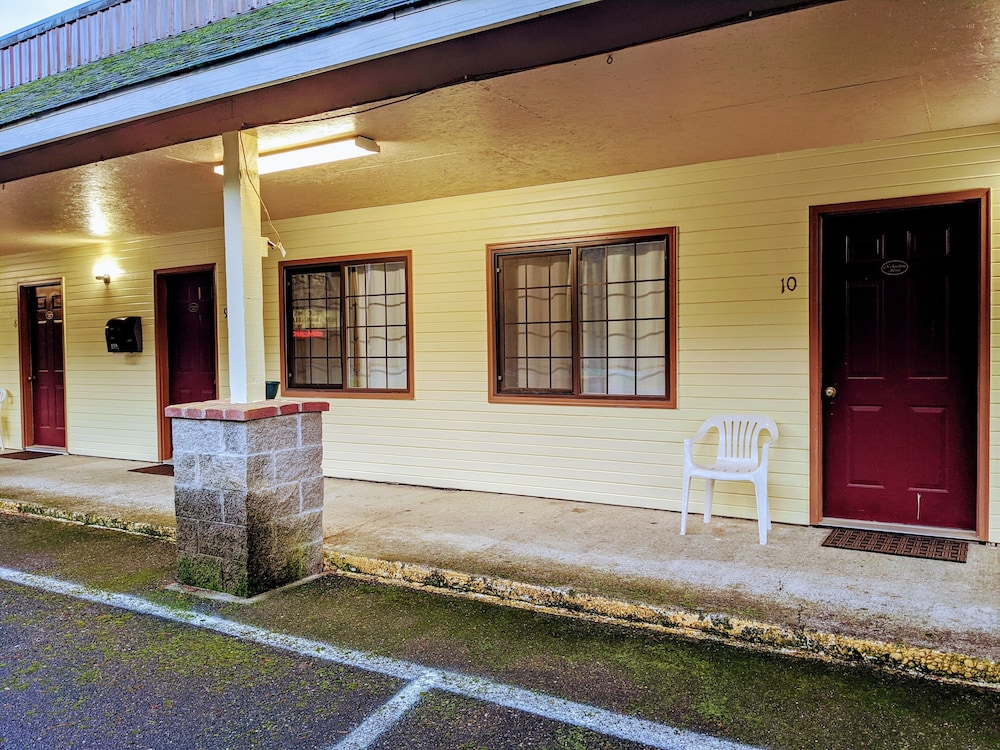 Seadrift Motel & RV Park - photo 13