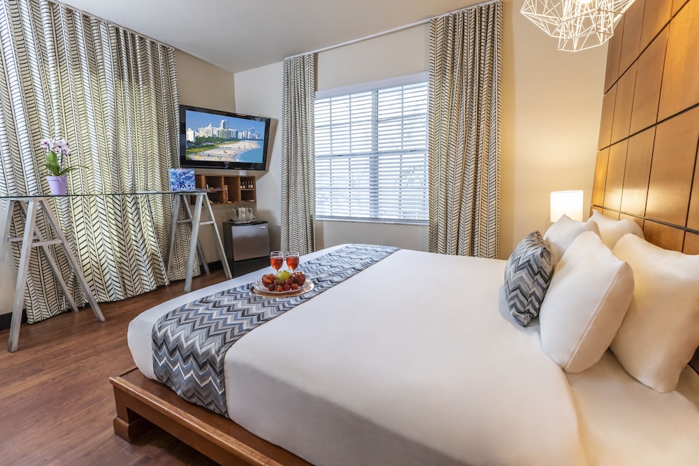 Chesterfield Hotel & Suites - photo 9