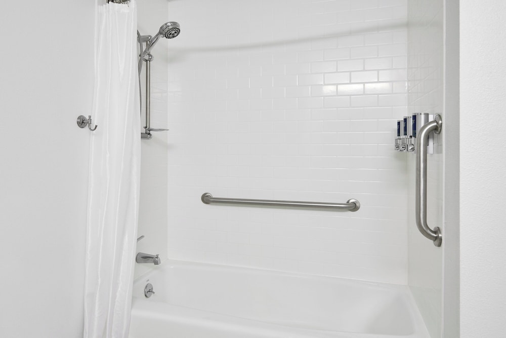 Royle Hotel Milwaukee Airport - photo 7