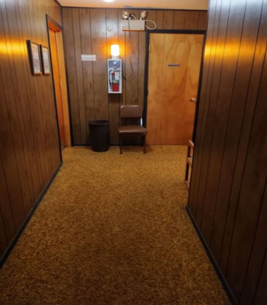 Love Hotels Voyageur by OYO at International Falls MN - photo 3
