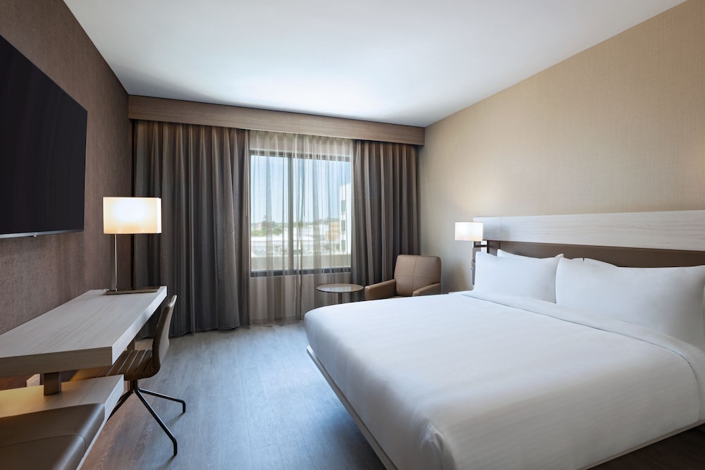 AC Hotel Waco Downtown - photo 9