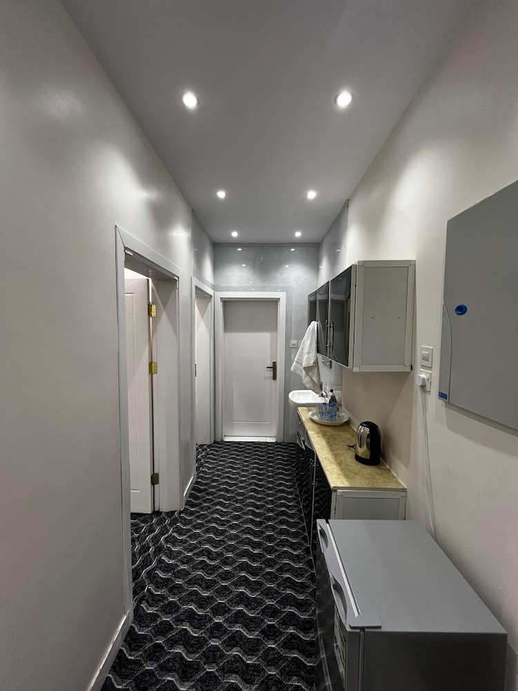 Yaqoot Al Madina Suites — 4-Star Luxury Hotel in Medina, Saudi Arabia