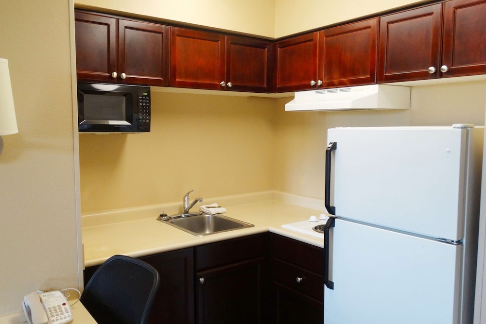 Baymont By Wyndham Auburn Hills South - photo 10