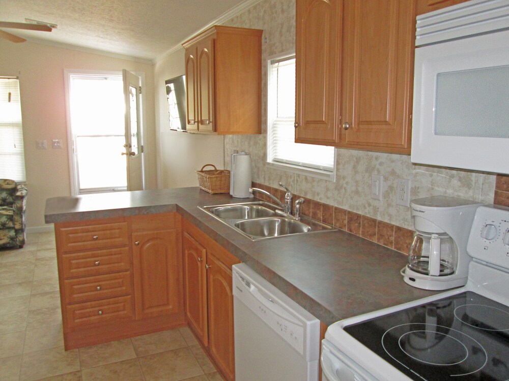 Southern Palms Park Model 4 - photo 6