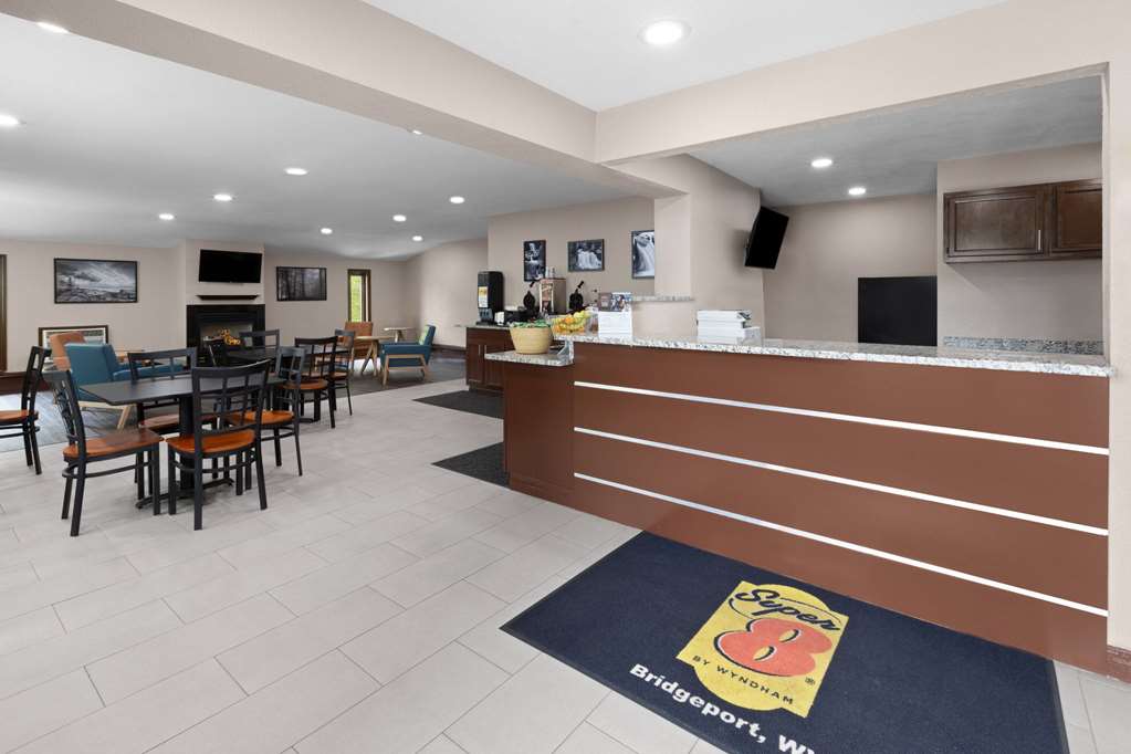 Super 8 by Wyndham Bridgeport Clarksburg Area - photo 7