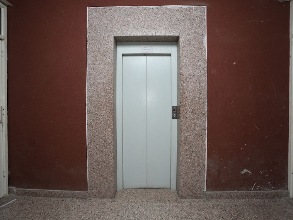 Oyo 28264 Chirag House