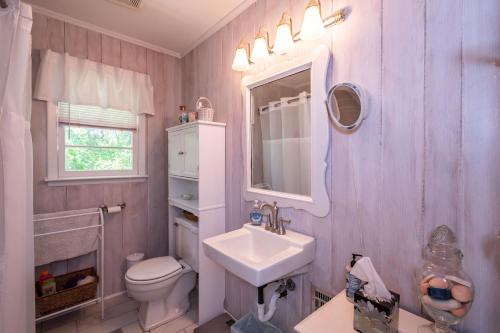 Beaching & Griping by Oak Island Accommodations - photo 33