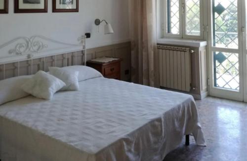 Casa Vacanze Liliana — 4-Star Luxury Hotel in Monterusciello, Italy
