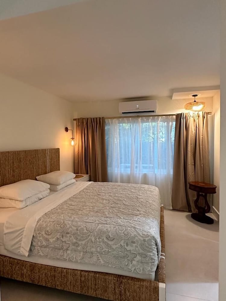 Green Island Inn - featured photo