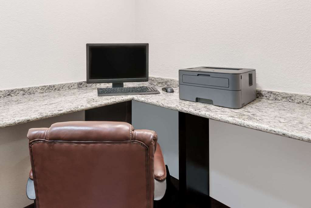Days Inn & Suites by Wyndham Dallas - photo 15