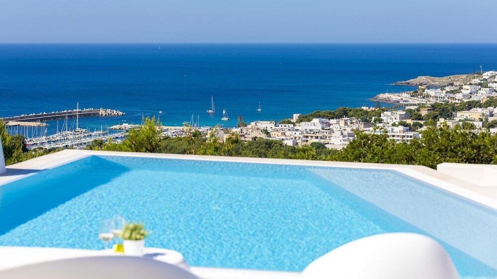 Villa Calypso 8 Emma Villas — 4-Star Luxury Hotel in Castrignano Del Capo, Italy