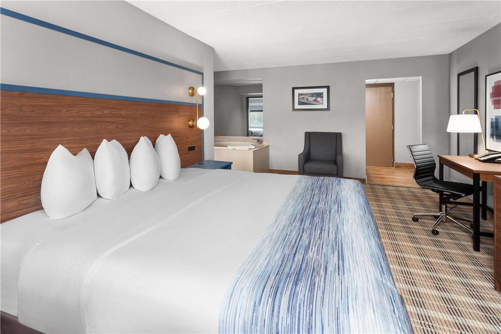 AmericInn & Suites By Wyndham Baraboo Event Center - photo 24