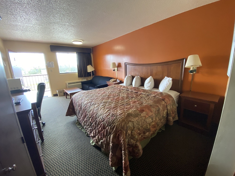 Rodeway Inn Baxley - photo 17